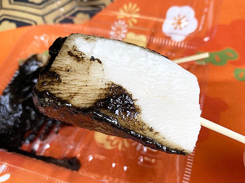 創業約120年、四角い餅が美味しすぎる！青森県弘前市「戸田うちわ餅店