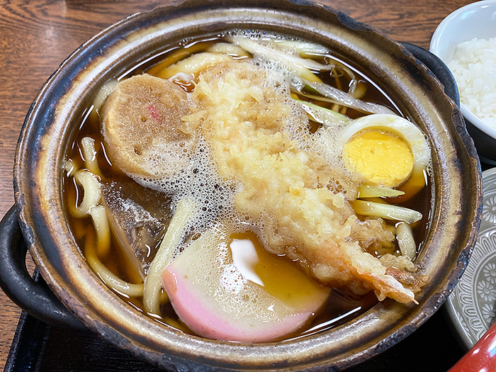 寒い夜だから明日を待ちわびて鍋焼きうどんを！「そば処 ふでむら 神山店」