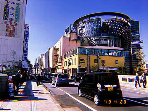 弘前中三デパートで本場の 中みそラーメン を召す あなたは おもしろマガジン