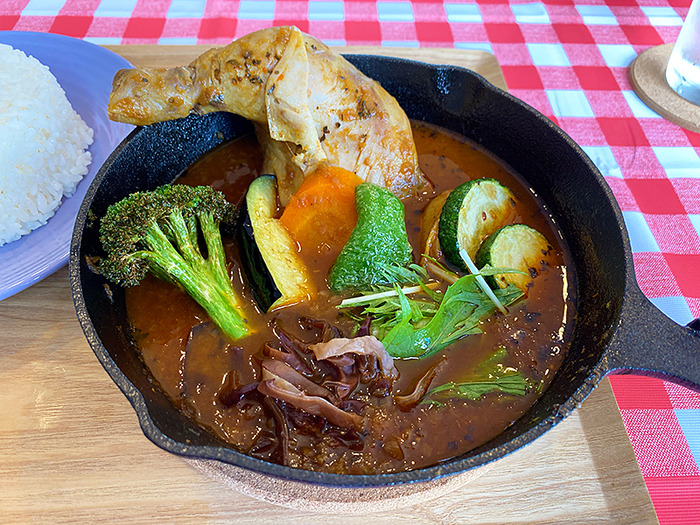 オープンした神トマトのスープカレー店！北斗市追分「白石農園のスープ