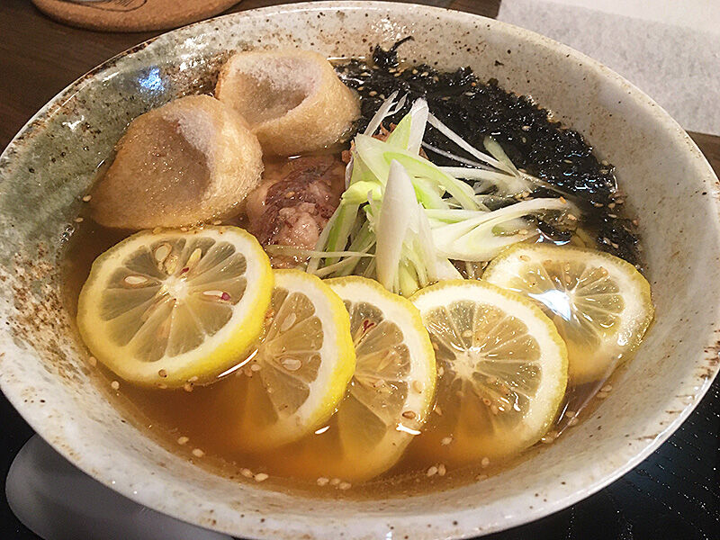 函館市富岡町 レモンラーメンの季節到来 いざかや あまの あなたは おもしろマガジン 函館市富岡町 レモンラーメンの季節到来 いざかや あまの あなたは おもしろマガジン