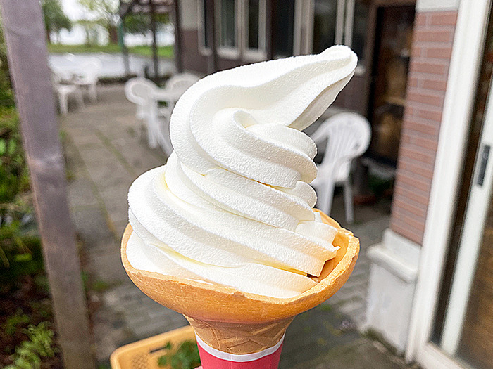 青森では今リーゼントソフトクリームが流行中！蓬田村「村の駅 よもっと」