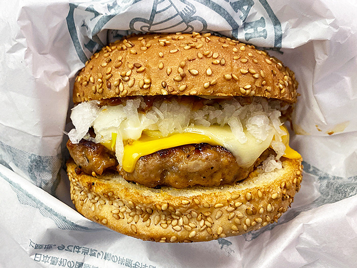 ラッキーチーズバーガーはトマトを抜け！「ラッキーピエロ 函館