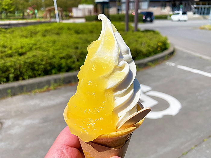 板柳町「りんごワーク研究所」のりんごソフトクリームが鬼ほど美味い！