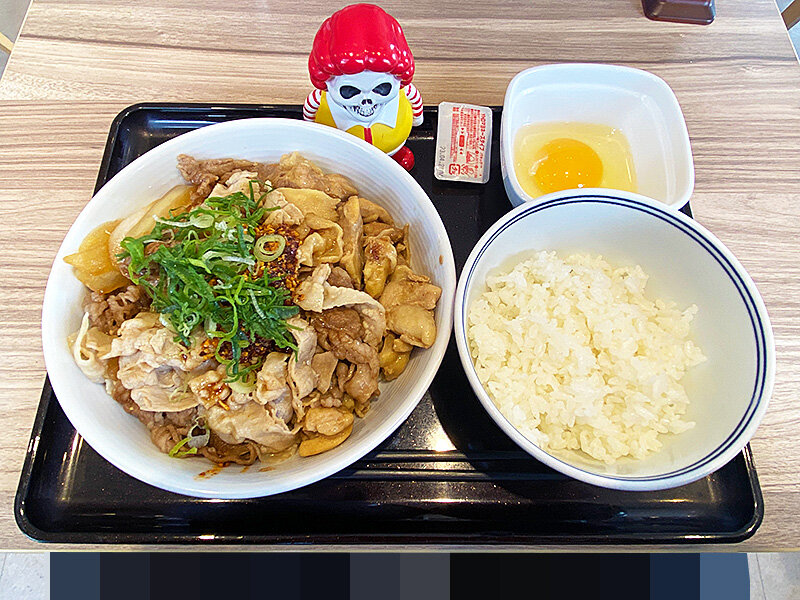 1杯で2000キロカロリー超え！「吉野家」のスタミナ超特盛丼を