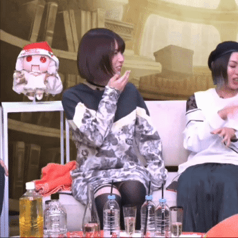 Gifあり 最近の声優ときたらパンツ見せたりワキとか太ももガッツリ見せるのな もゆげん 萌癒元