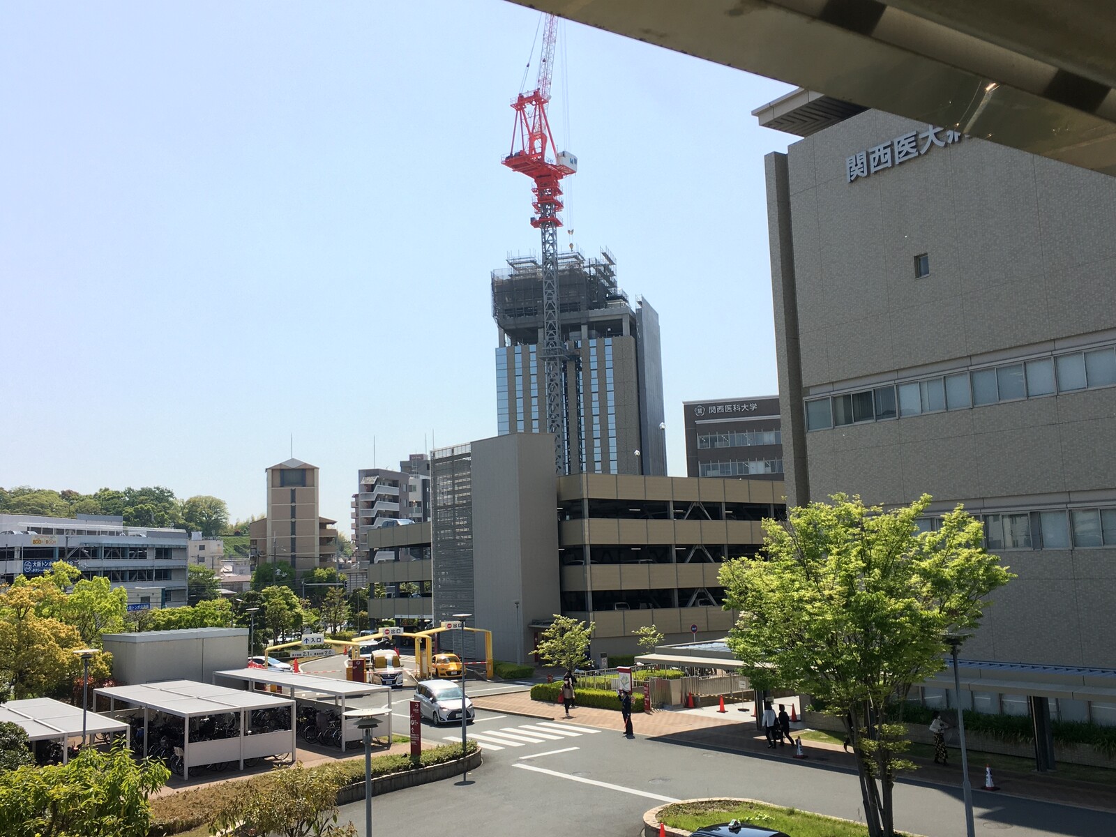 関西医科大学 タワー棟建築状況 W W あっ 隠れてたのに見つけましたね