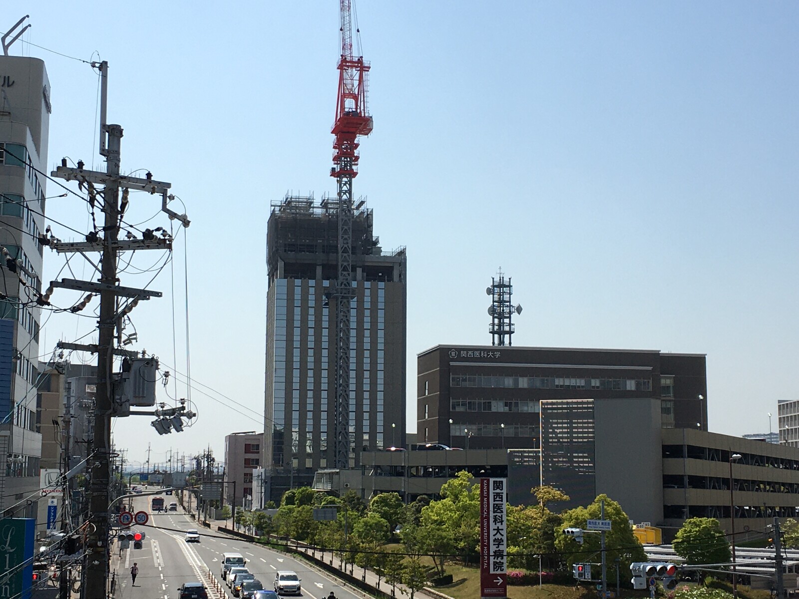 関西医科大学 タワー棟建築状況 W W あっ 隠れてたのに見つけましたね