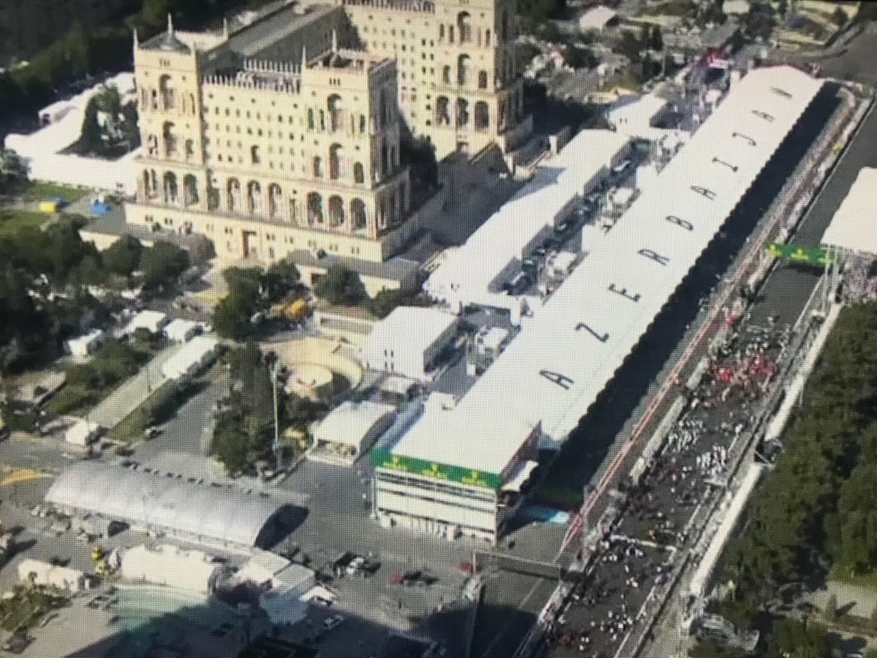 東京駅からアゼルバイジャンgpに行ってみよう F1 えきぞーすとのーと