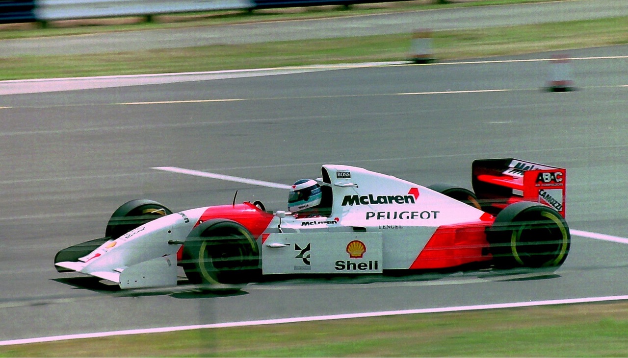Minichamps 1:43 M. BrundleマクラーレンMP4 / 9プジョー