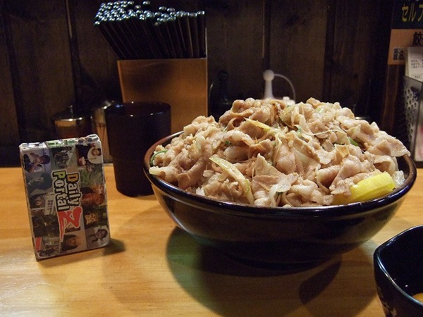 2010年1月3日 伝説のスタ丼 道頓堀店 スタ丼 肉飯増し ダブル アナログ人間の食い走り日記 全力疾走 2010年1月3日 伝説のスタ丼 道頓堀店 スタ丼 肉飯増し ダブル アナログ人間の食い走り日記 全力疾走