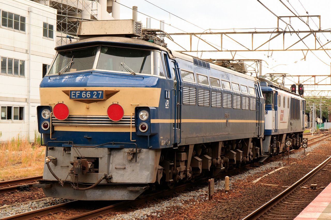 R-STATIONぶろぐ
EF64-1022+EF66-27(無動力回送)を撮影
コメントトラックバック