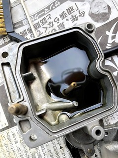 h30.5.15⑥フロートボウルの清掃中