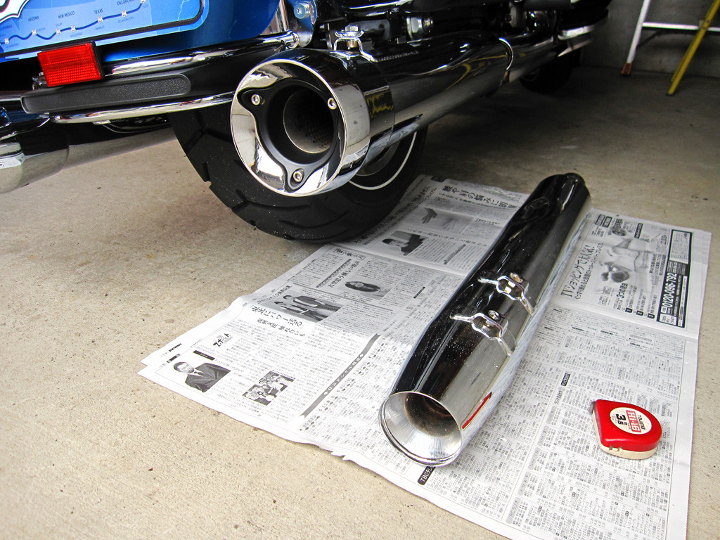 早速、北米マフラーの装着です(*^^)v : ☆2ndハーレーはエボ