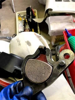 r03.3.22②ブレーキパッドの組み付け