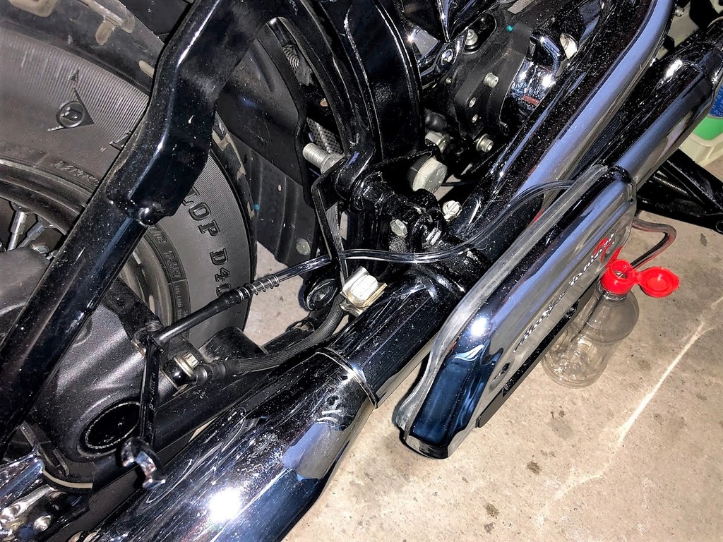 5月22日水曜日にやったDIY(^^)b ～リアブレーキフルード交換ほか