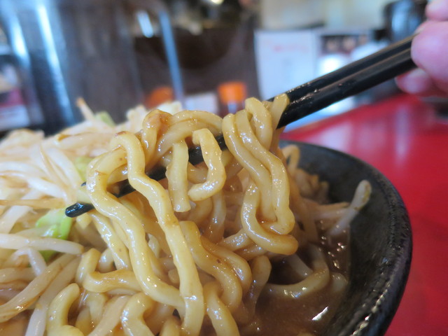 麺や 唯桜 坂戸 濃厚みそラーメン 麺少なめヤサイチョイ増し1 3 楽しく飲んで食べましょう ﾀﾏﾆﾊｼﾘﾏｼｮｳ