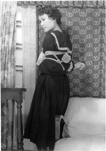 188-03g  須川令子??04M004d 56.05G