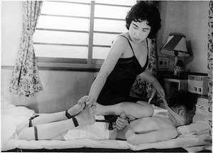 196-14a 黒衣装1 春日001d