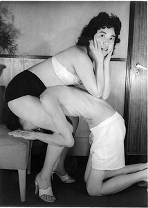 196-14c 黒衣装3 春日001d