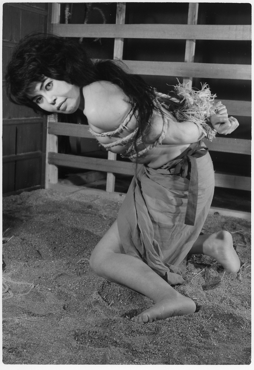 女囚緊縛 折檻 拷問 