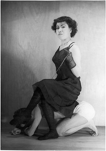 196-07a 犬の折檻1春日001d