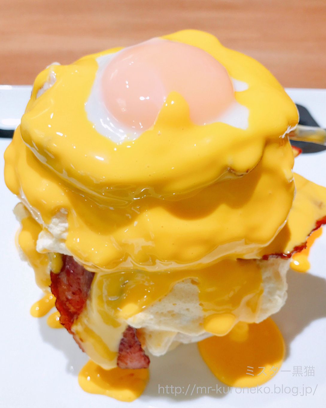 紅鶴 べにづる 浅草 8月新オープン ベーコンと目玉焼きパンケーキ ミスター黒猫のカフェめぐり パンケーキを日本一実食