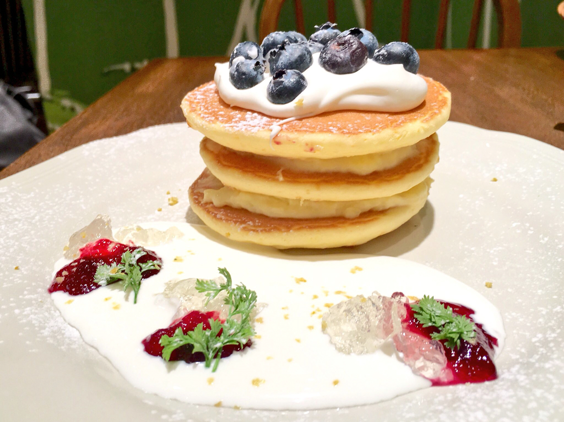 Afternoon Tea Tearoom アフタヌーンティー ティールーム 北千住 レモンとブルーベリーのパンケーキ ミスター黒猫のカフェめぐり パンケーキを日本一実食 Afternoon Tea Tearoom アフタヌーンティー ティールーム 北千住 レモンとブルーベリーのパンケーキ ミスター黒猫のカフェめぐり パンケーキを日本一実食