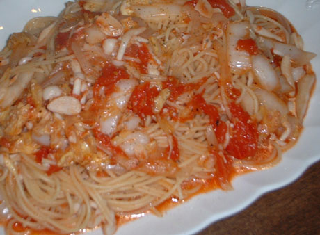 ブナピーと白菜のトマトソースパスタ