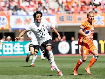 首位返り咲き 17年j１リーグ第11節 浦和レッズvsアルビレックス新潟 は６ １で浦和の勝利 Fcソウル戦から中３日でしたがレギュラーを温存した 浦和が勝ち 鹿島から首位を奪い返し 私的urawareds Subcul