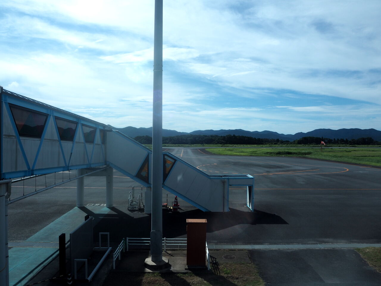 五島つばき空港と五島牛（五島列島 福江島） 好いーと九州