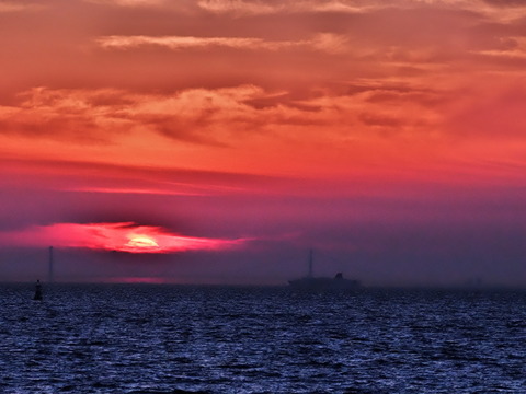 ⑫雲が掛かり始めた明石海峡大指に沈む夕日