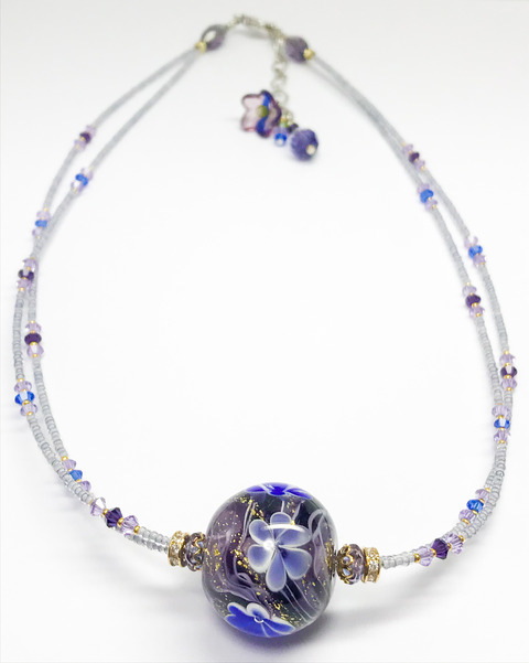 紫のとんぼ玉全体-2