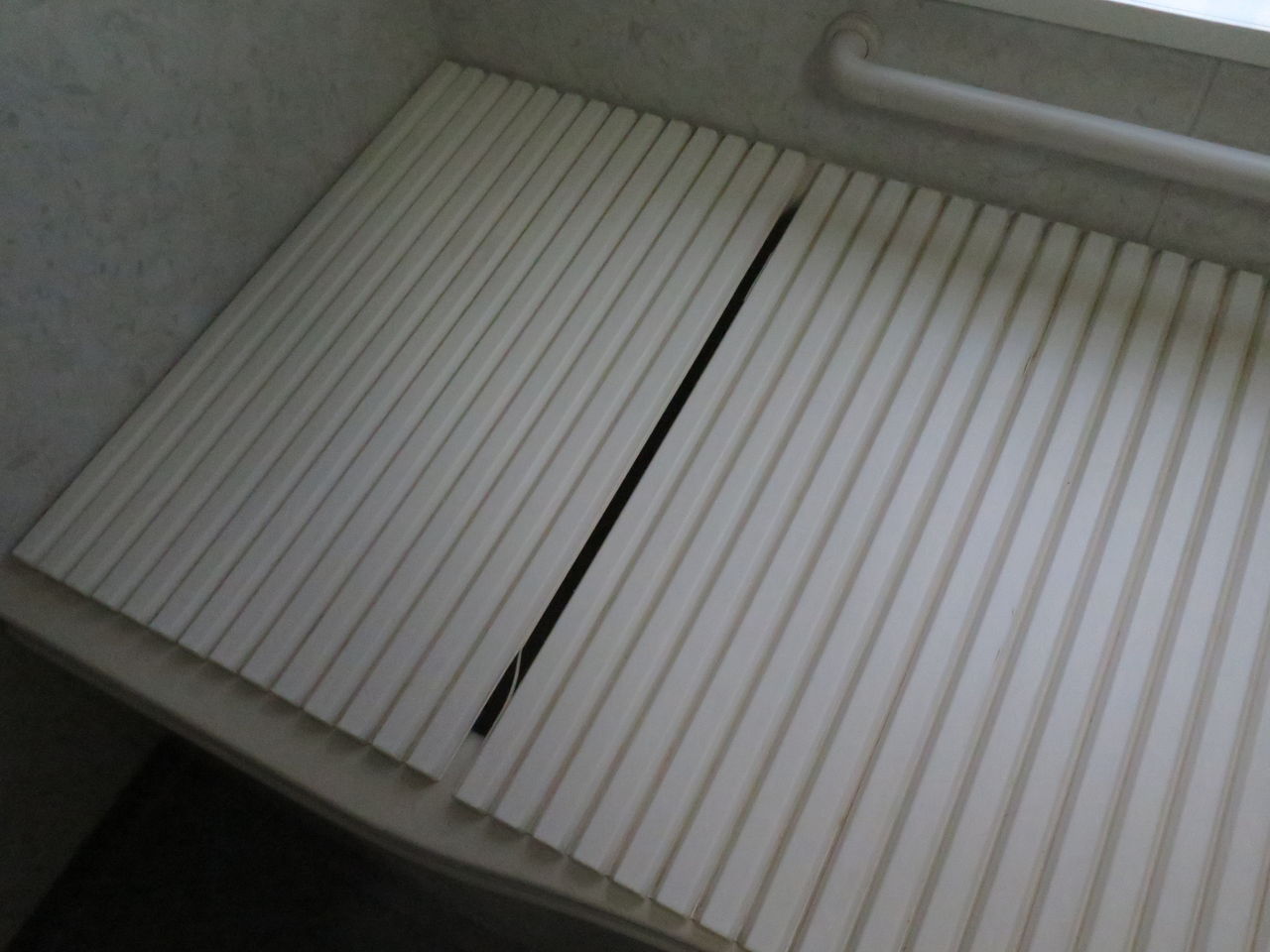 風呂の蓋が壊れた 井戸端の雑談