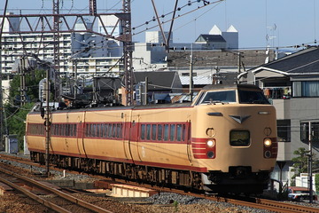 381_20151003A1