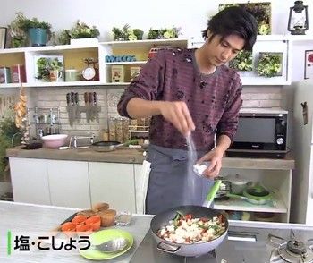 悲報 速水もこみちさん オリーブオイルの使い過ぎで苦情殺到ｗｗｗ 芸能にゅ す