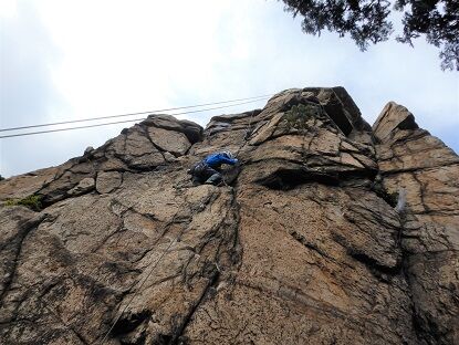 岩登りの三つ道具は 堡塁岩 京都 エンジョイ クライミング