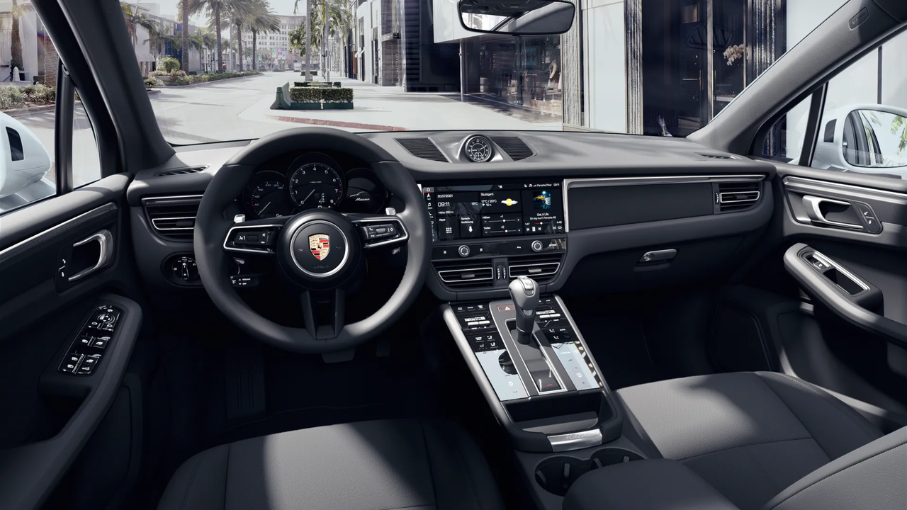 Porche Macan S (2021) : Computer with Audio/Visual