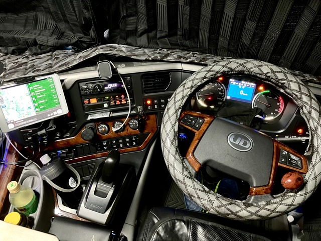 トラック内装