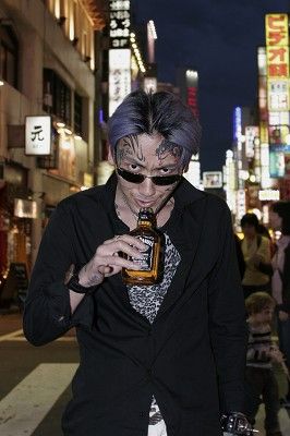 元アウトローのカリスマ 人気ブロガーの瓜田純士 33 刺され重傷 犯人は逃走中 まとめんたる W 2chまとめ