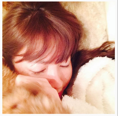 Akb48小嶋陽菜が すっぴん寝顔ショット披露 かわええええええ So Cute の声 画像あり まとめんたる W 2chまとめ