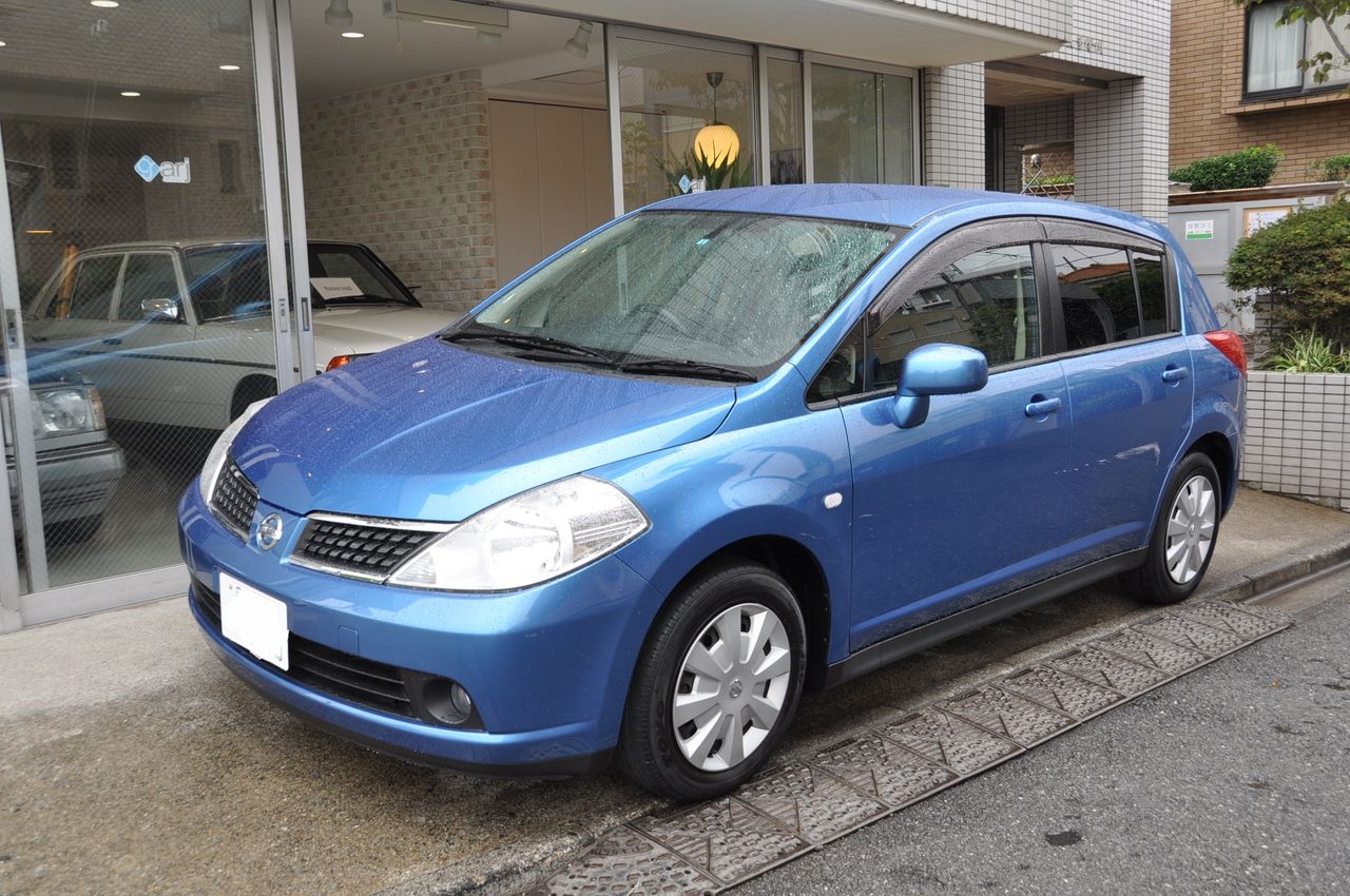売約御礼 ありがとうございます H18年 日産ティーダ 希少クリスタルブルー Staff Blog