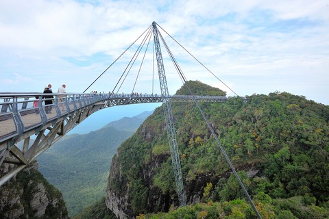 LKW_CurveHangingBridge_3872_1