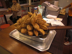 HOMIチキンカレーパフ2