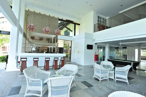 Lobby Bar2