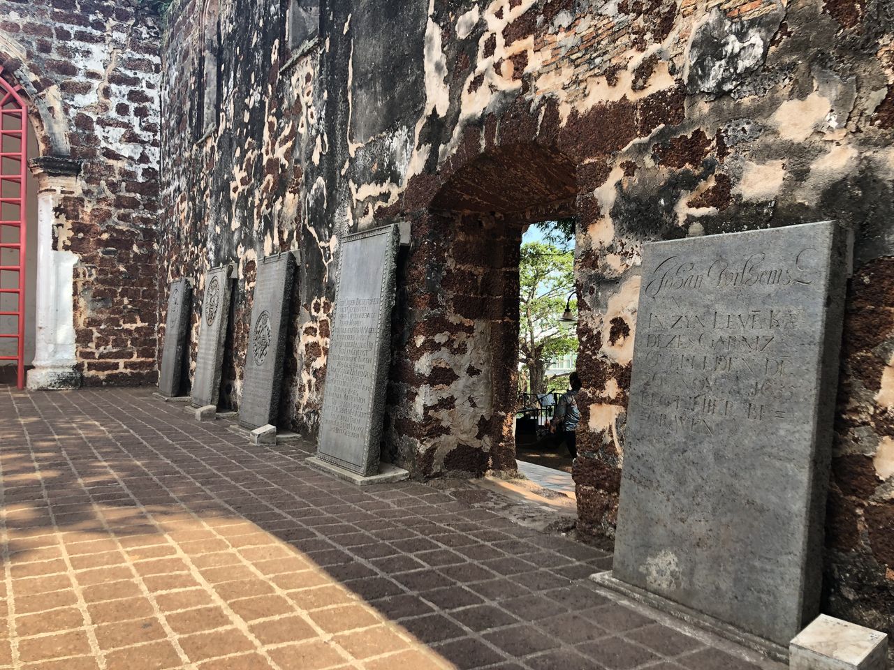 セントポール教会の前にあるのは マレーシア政府観光局 オフィシャルブログ