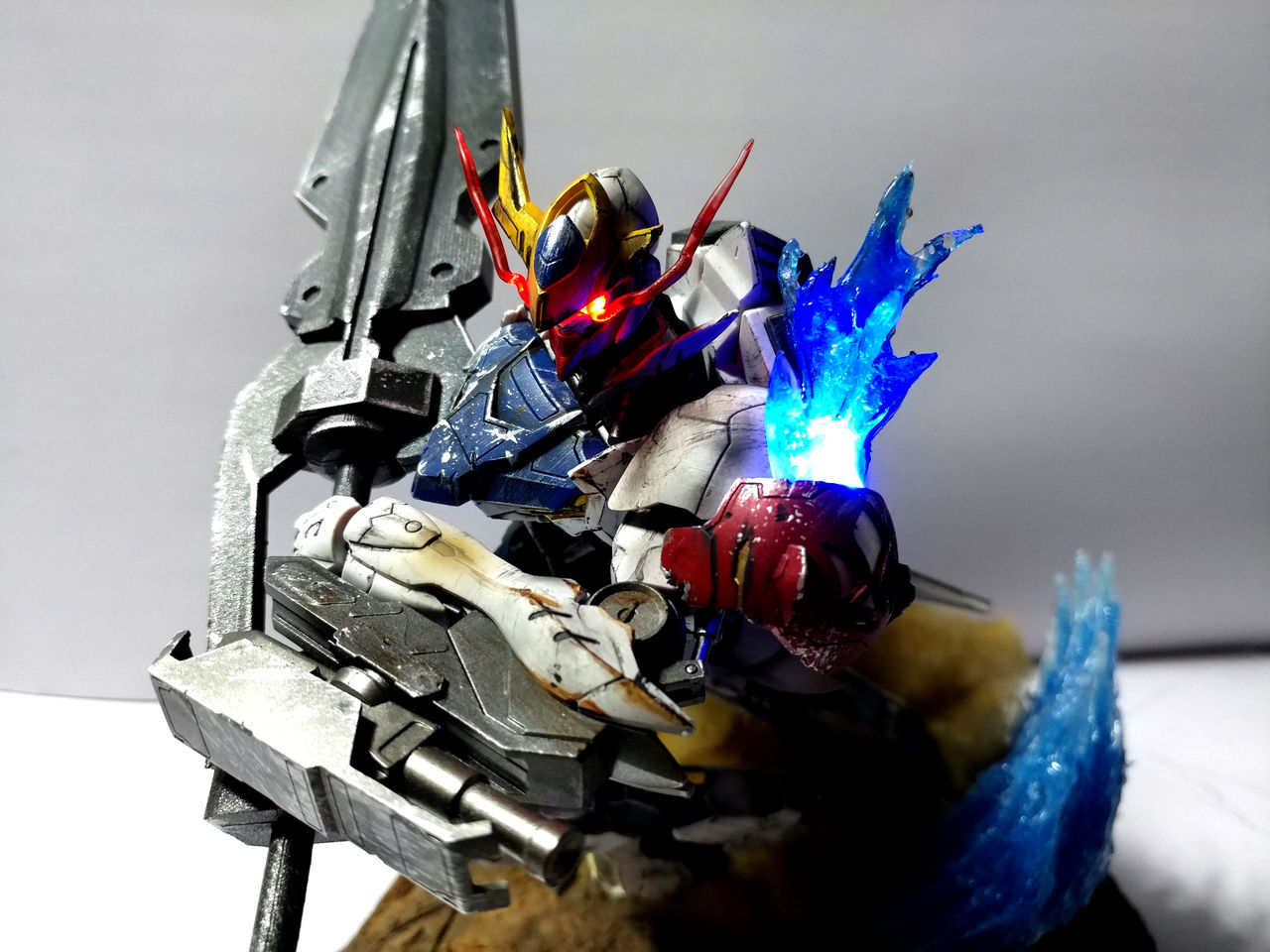ガンダム・バルバトス・ルプス vs ハシュマル② 作○叢神龍彦