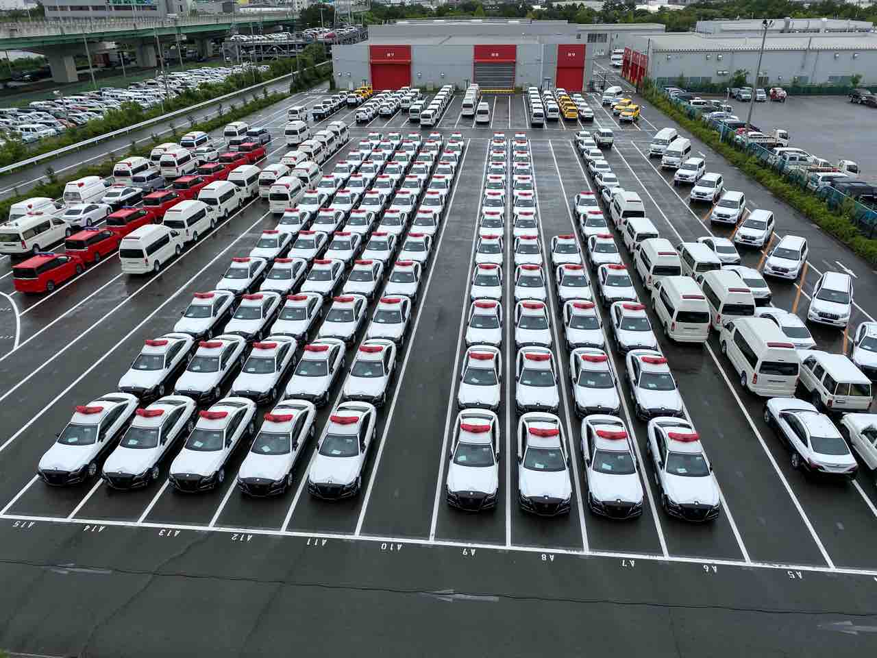 パトカーの製造工場 名古屋の中古車販売会社の 社長日記