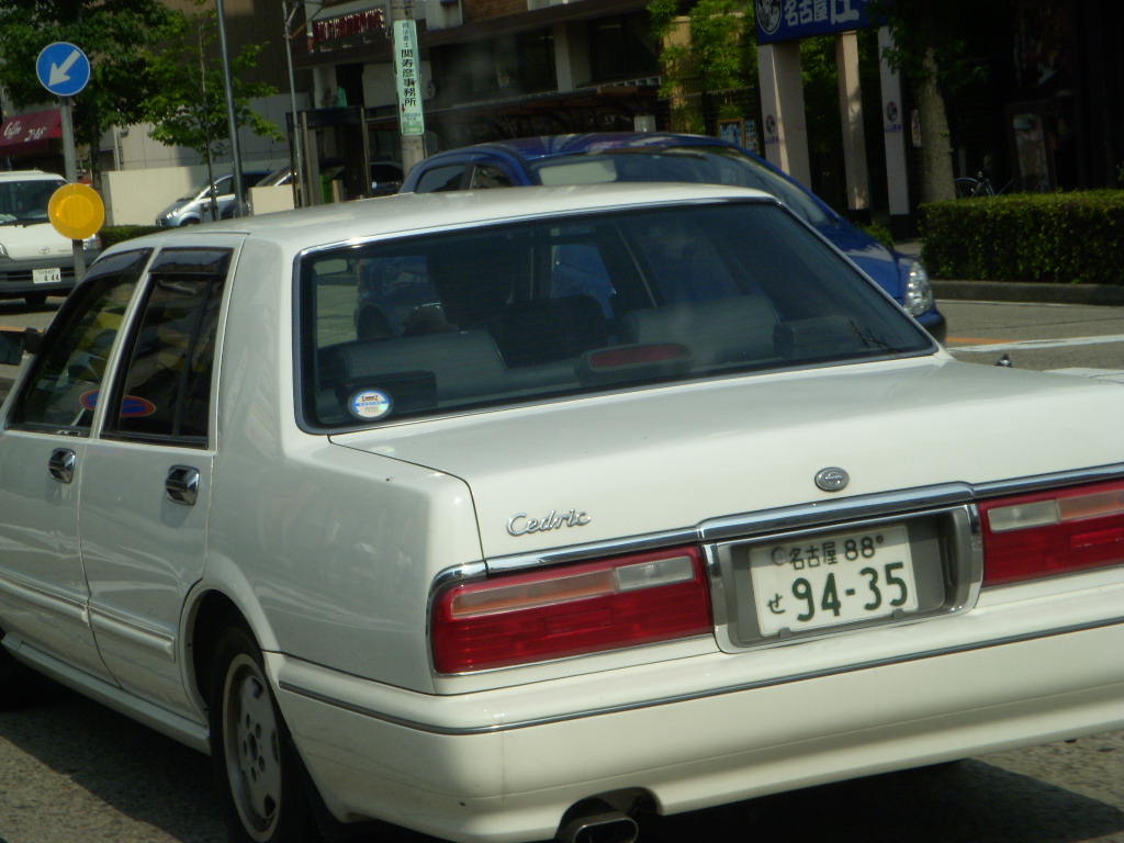 覆面パト発見 1014投稿 名古屋の中古車販売会社の 社長日記