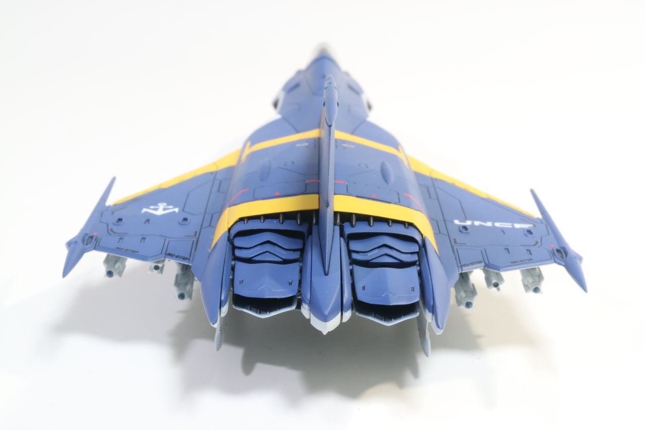 バンダイ 1/72 コスモファルコン 一般機 : おなかいっぱい。